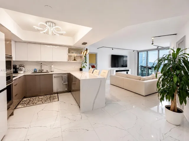 1-bedroom rental at 3600 Mystic Pointe Drive #1715, Aventura