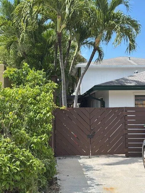 3-bedroom home at 1637 NE 5TH Street #2, Fort Lauderdale