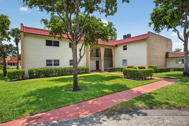1-bedroom home at 355 Lake Frances Drive, West Palm Beach