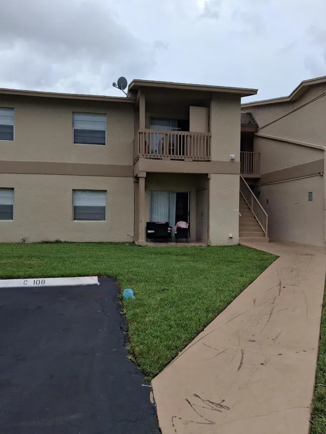 2-bedroom home at 1798 Abbey Road #105, West Palm Beach