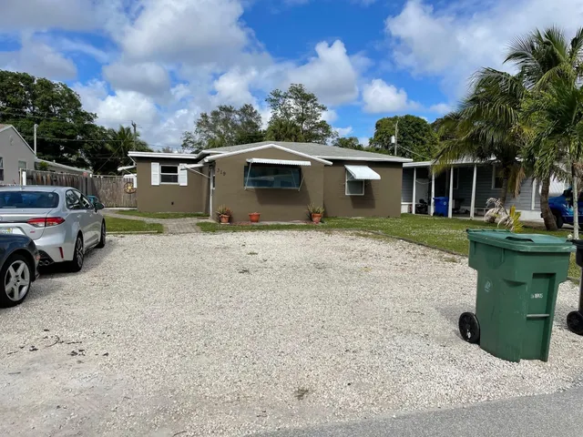 2-bedroom rental at 319 SW 15TH Street, Fort Lauderdale