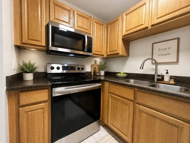 2-bedroom rental at 3256 NW 104th Avenue, Coral Springs