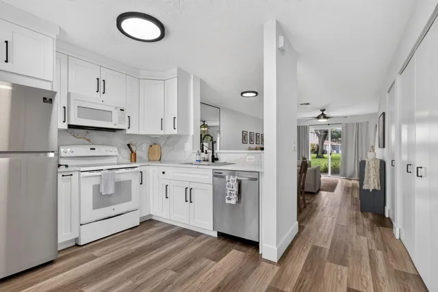 2-bedroom rental at 9899 KAMENA Circle, Boynton Beach