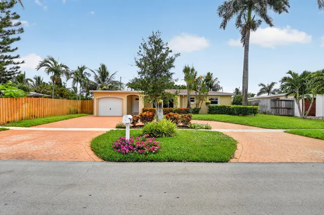 4-bedroom rental at 2250 NE 4TH Court, Boca Raton