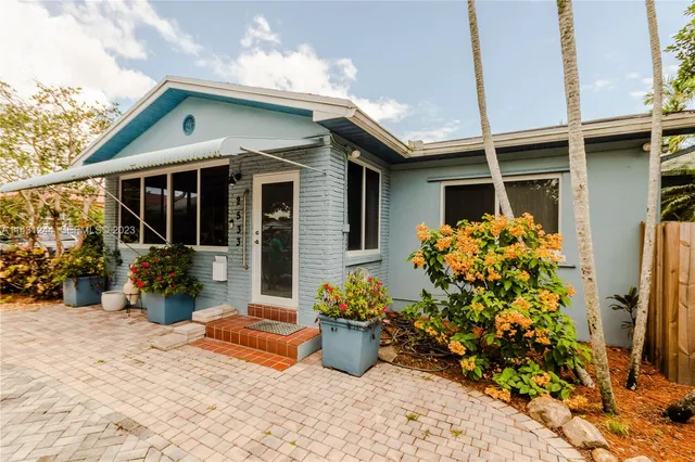 2-bedroom home at 2533 Fillmore Street, Hollywood