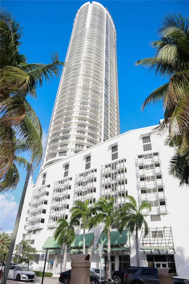 1-bedroom home at 1750 N Bayshore Drive #3411, Miami