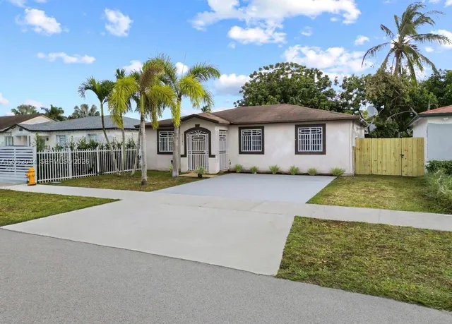 3-bedroom home at 28901 SW 150th Place, Homestead