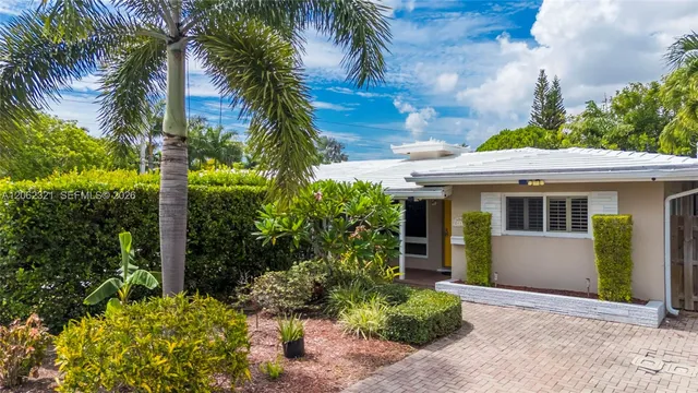 2-bedroom home at 2115 NE 15th Avenue, Wilton Manors