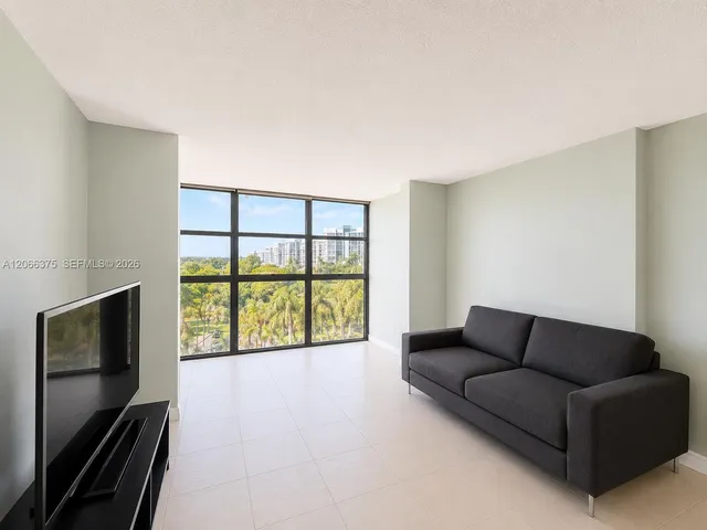 1-bedroom home at 200 Leslie Drive #727, Hallandale Beach