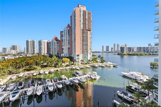 2-bedroom home at 3340 NE 190th Street #403, Aventura