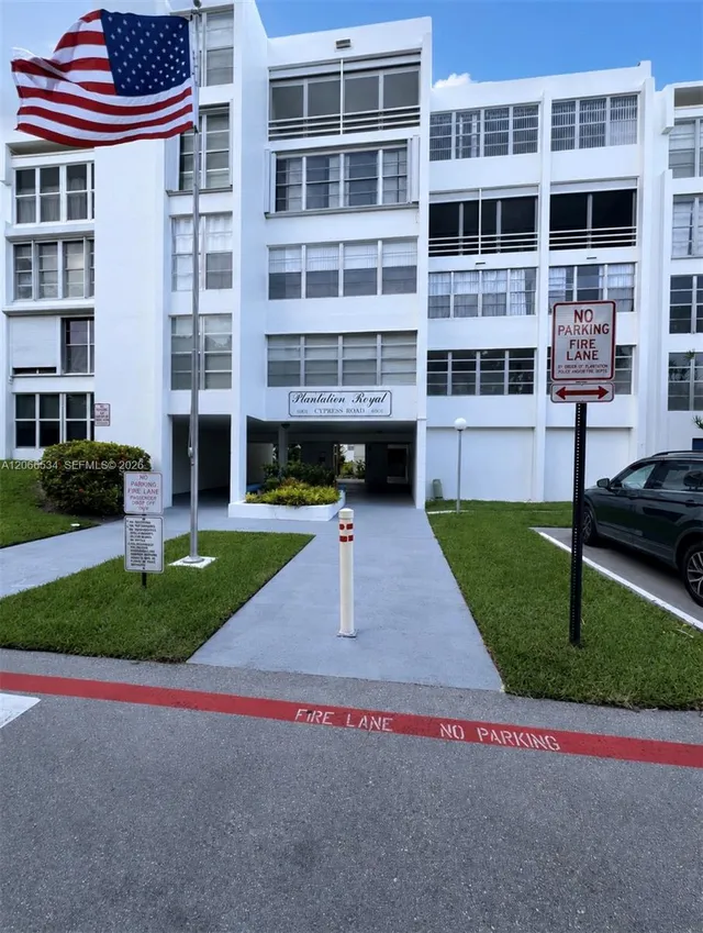1-bedroom rental at 6901 Cypress Road #B17, Plantation