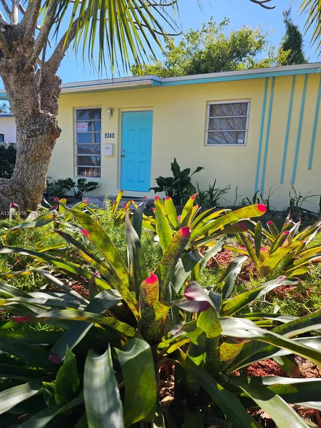 2-bedroom rental at 9360 SW 168th Street #0, Palmetto Bay