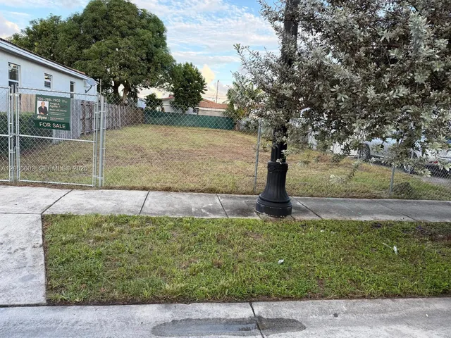 Land at 231 NW 62nd Avenue, Miami