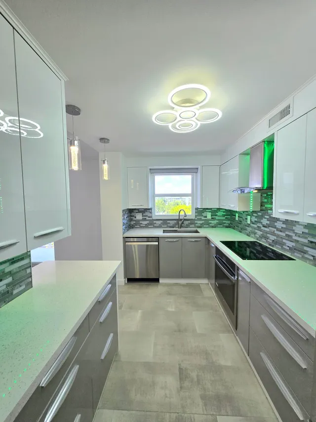 3-bedroom home at 137 GOLDEN ISLES Drive #414, Hallandale Beach