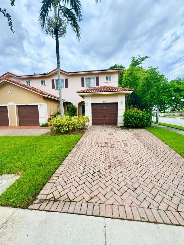 3-bedroom home at 8851 N ISLES Circle, Tamarac