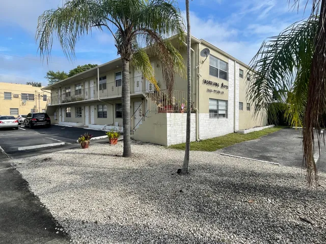 1-bedroom rental at 1555 TYLER Street #01, Hollywood