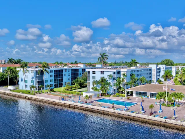 2-bedroom rental at 2010 S Federal Highway #202, Boynton Beach