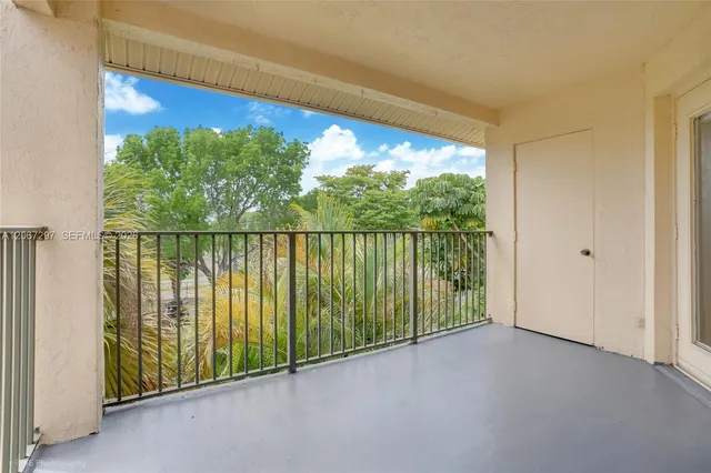 2-bedroom home at 9999 Summerbreeze Drive #409, Sunrise