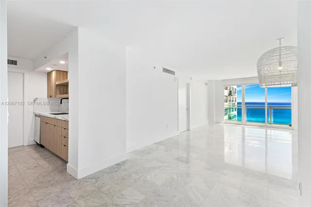 1-bedroom home at 6917 Collins Avenue #1009, Miami Beach