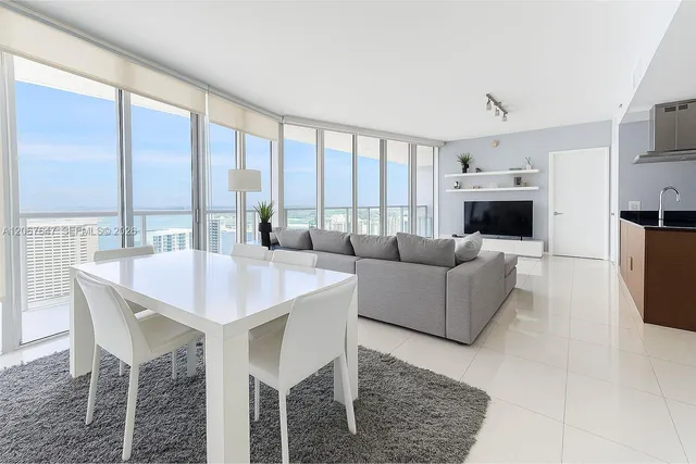 2-bedroom home at 495 Brickell Avenue #5104, Miami
