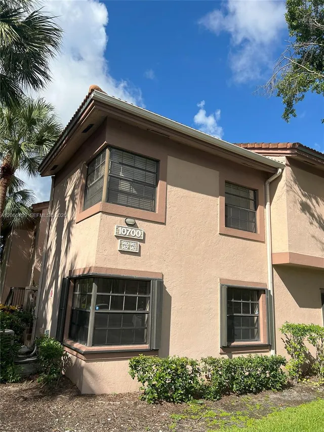 3-bedroom rental at 10700 NW 14th Street #142, Plantation