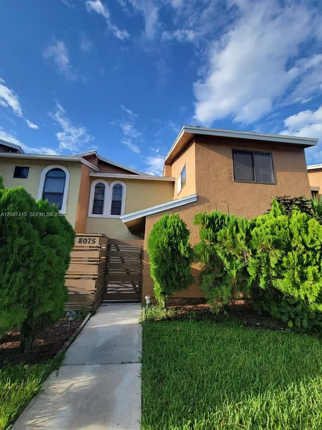 3-bedroom rental at 8075 NW 71st Court #875, Tamarac