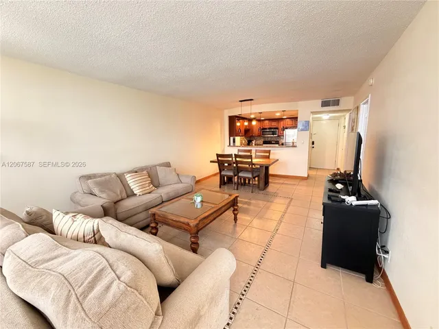 1-bedroom rental at 1825 S Ocean Drive #607, Hallandale Beach