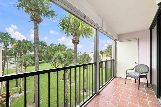 1-bedroom home at 5370 Las Verdes Circle #304, Delray Beach