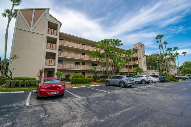 2-bedroom home at 14360 Strathmore Lane #102, Delray Beach