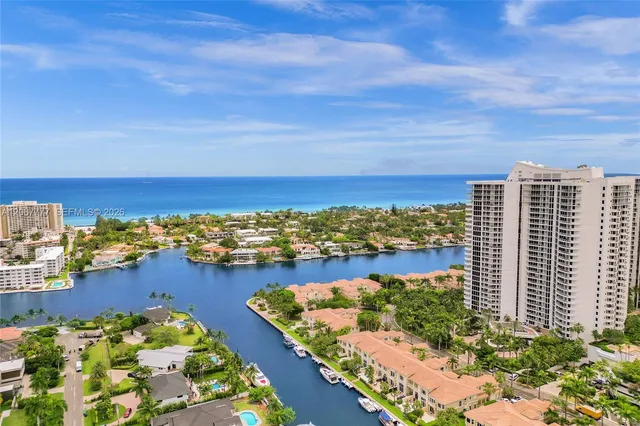 3-bedroom home at 21200 Point Place #403, Aventura