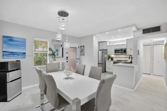 1-bedroom home at 2801 Somerset Drive #205, Lauderdale Lakes