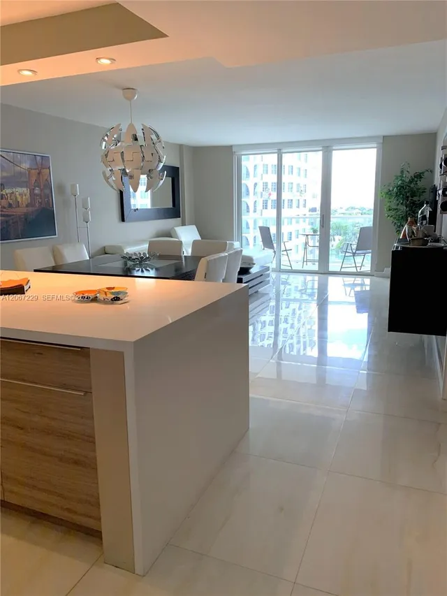 1-bedroom rental at 5701 Collins Avenue #1003, Miami Beach
