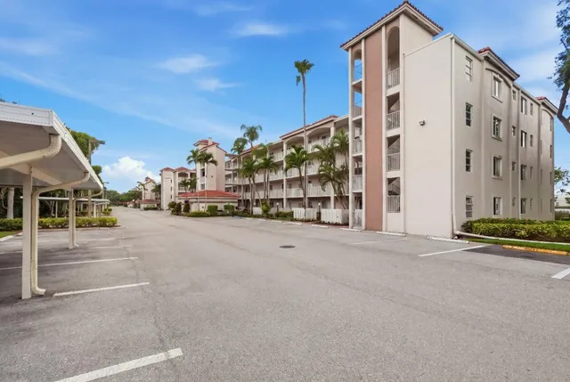 2-bedroom home at 6112 HUNTWICK Terrace #108, Delray Beach