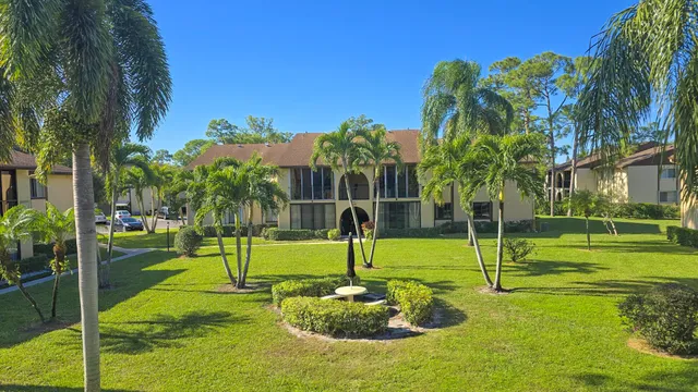2-bedroom rental at 222 Pine Hov Circle #B-2, Greenacres