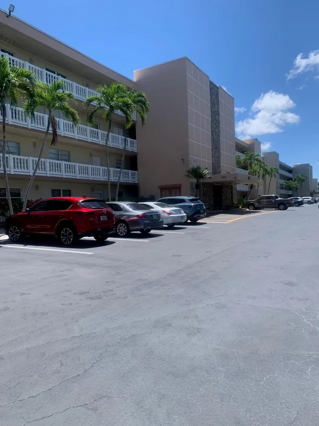 2-bedroom rental at 424 SE 10TH Street #104, Dania Beach