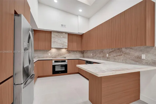 3-bedroom home at 21240 Harbor Way #285-28, Aventura