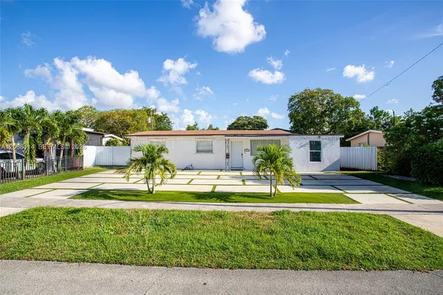 4-bedroom home at 6930 Fillmore Street, Hollywood