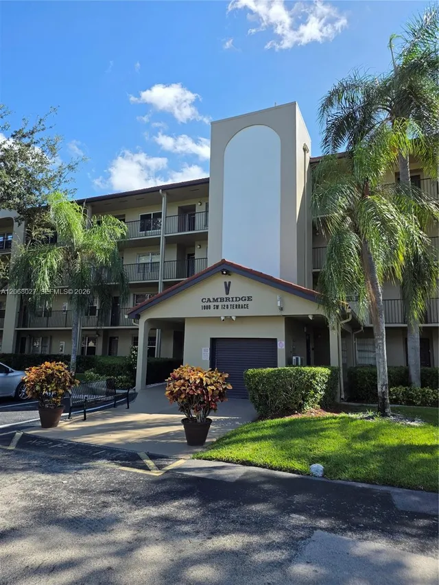1-bedroom rental at 1000 SW 128th Terrace #414V, Pembroke Pines