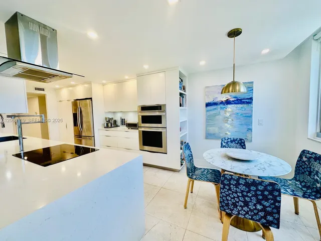 3-bedroom rental at 901 E Camino Real #7D, Boca Raton