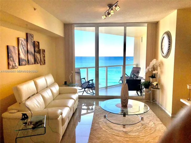 1-bedroom rental at 16699 Collins Avenue #1705, Sunny Isles Beach