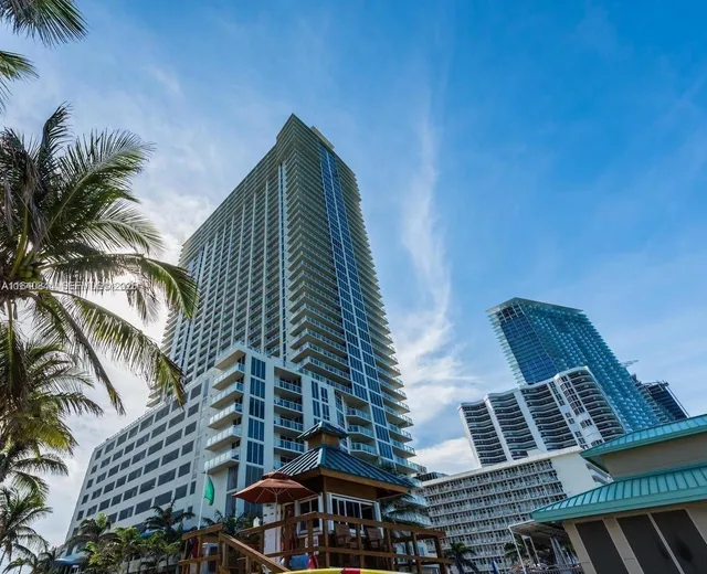 2-bedroom rental at 16699 Collins Avenue #2006, Sunny Isles Beach