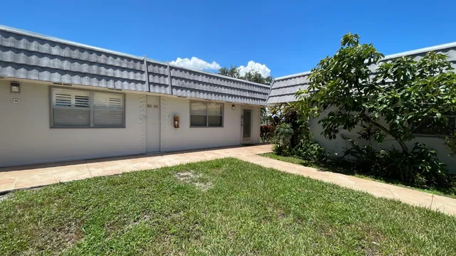 1-bedroom home at 166 VALENCIA G Drive #166, Delray Beach