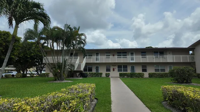 2-bedroom home at 326 Chatham P #326, West Palm Beach