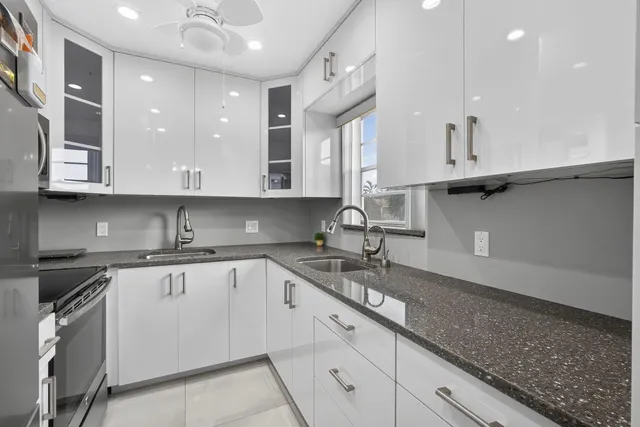 2-bedroom home at 160 EASTHAMPTON G, West Palm Beach