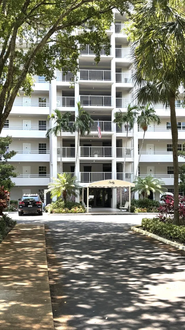 2-bedroom rental at 605 OAKS Drive #503, Pompano Beach