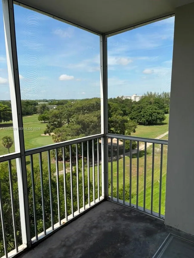 1-bedroom home at 3050 N Palm Aire Drive #707, Pompano Beach