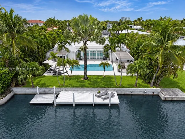 4-bedroom home at 2273 Bayview Lane, North Miami