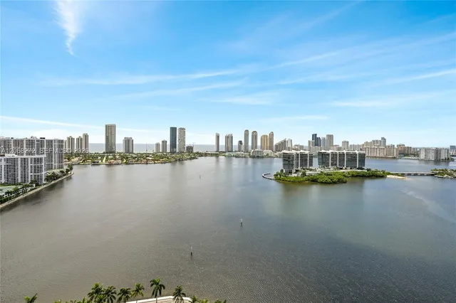 4-bedroom home at 3370 Hidden Bay Drive #2813, Aventura