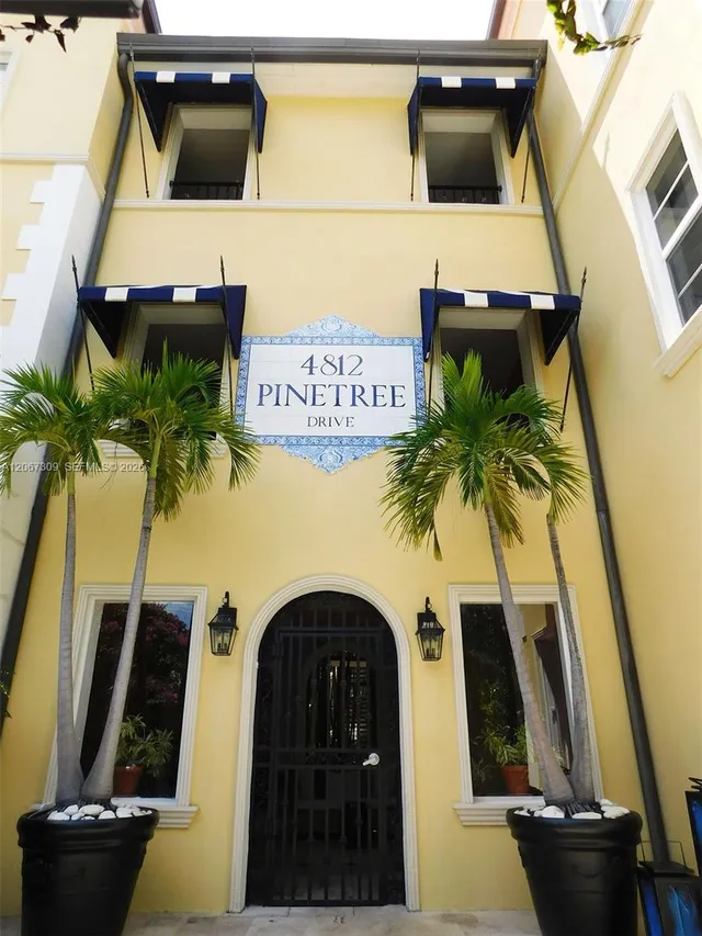 1-bedroom home at 4812 Pine Tree Drive #206, Miami Beach