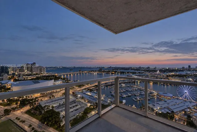 2-bedroom home at 244 Biscayne Boulevard #3702, Miami